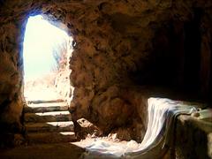 ../static/images/easter-cave-240.jpg